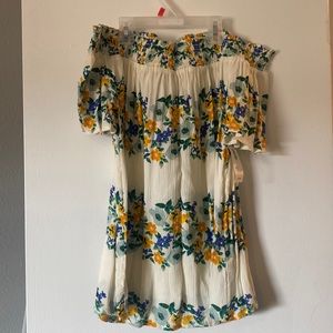 Old Navy floral off shoulder blouse size L NWT